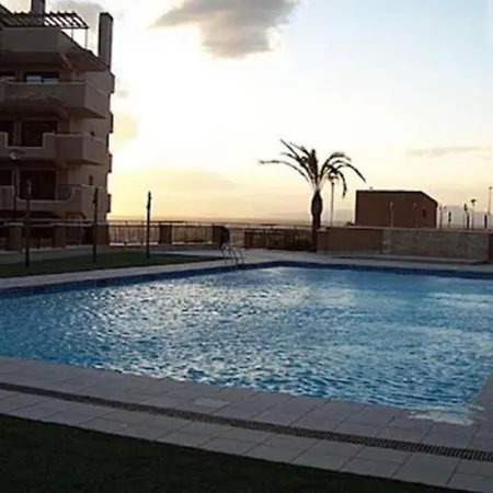 Piso De Lujo En Urbanizacion En * Arenales del Sol