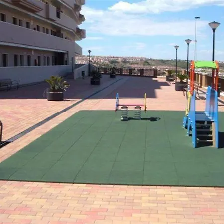 Piso De Lujo En Urbanizacion En